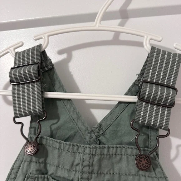 Oshkosh B’Gosh Toddler Green Cargo Short Overalls Size 24 Months NWT - Picture 4 of 8